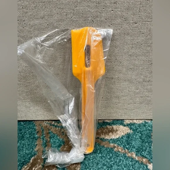 Tupperware Spatula BNWT - Picture 2 of 2
